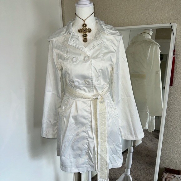 Silky feel cream Trench Coat jacket - Picture 1 of 4